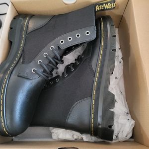 Mens size 10 Dr Aireway Martens